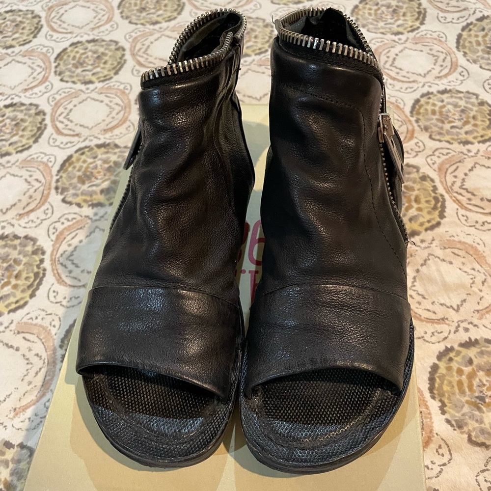 Women’s AS98 Size 40, High Zip Sandal
